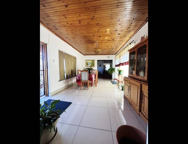 3 BEDROOM FREESTANDING FOR SALE IN LOTUSVILLE